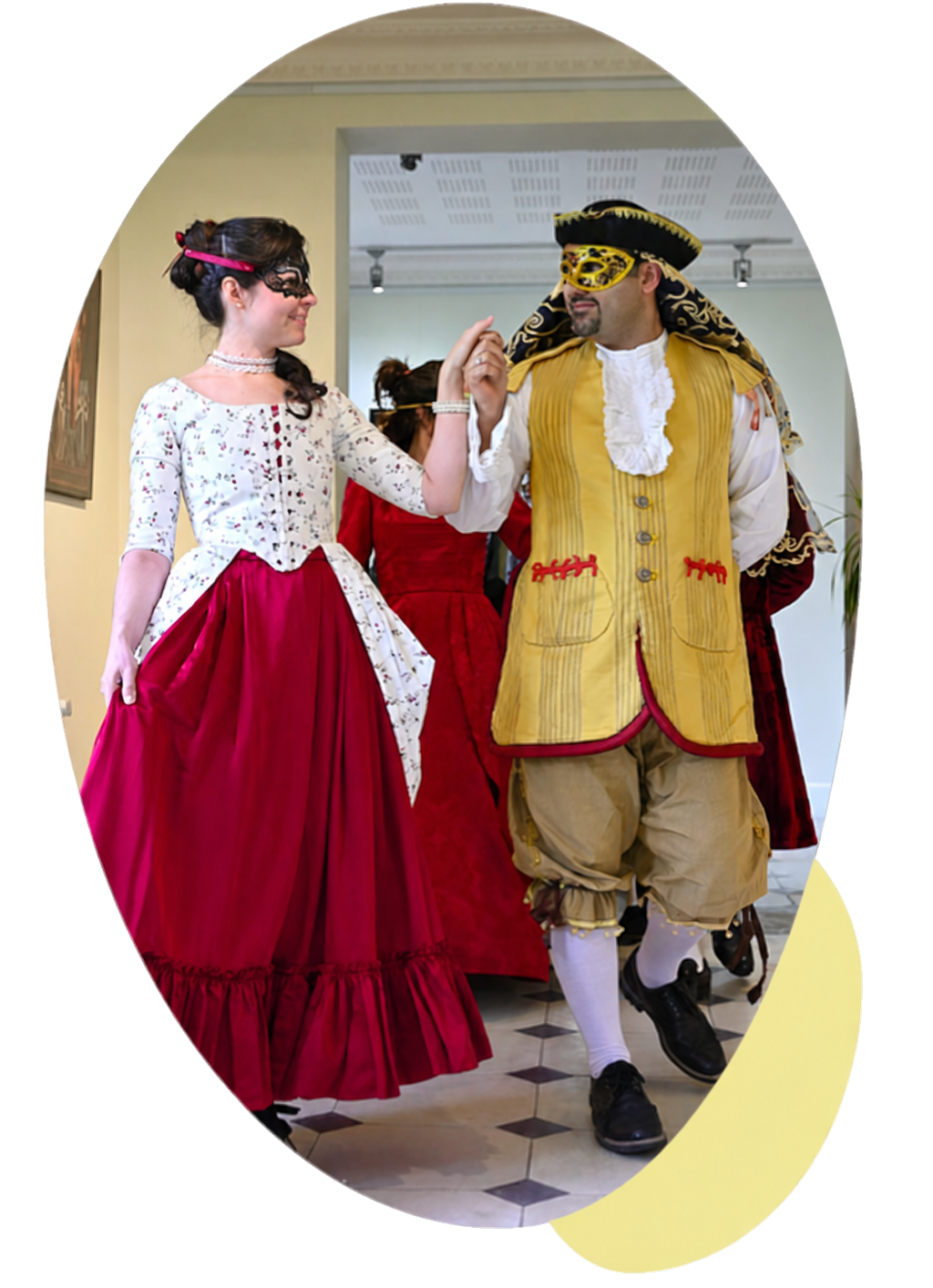 Audrey Garoscio en costume de scène, lors d'un spectacle historique
